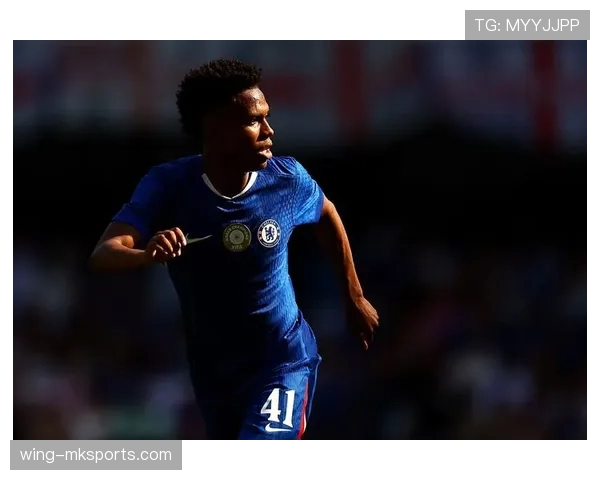 米特罗维奇展现独特射门技艺，状态回升助力球队获胜